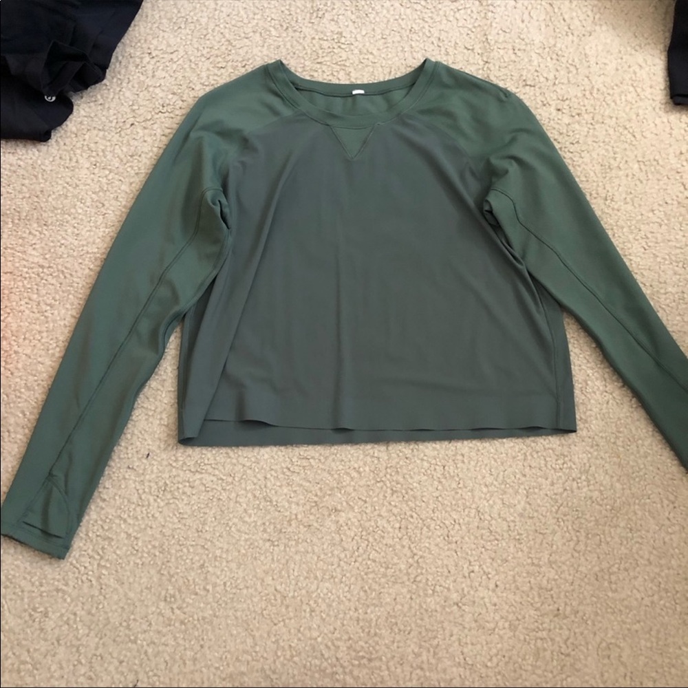 Lululemon green long sleeves crop
